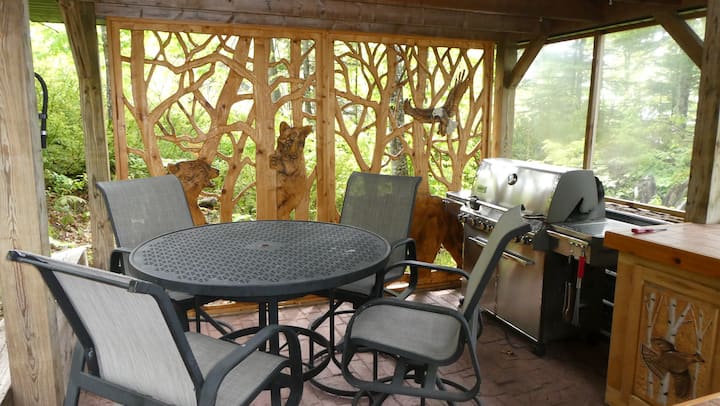 Covered outdoor dining space